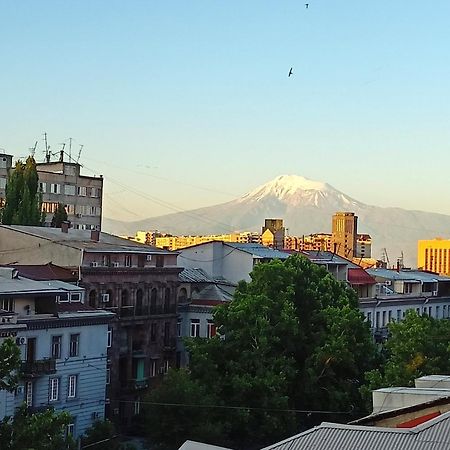 Umba Apartment N3 - Balcony And Mount Ararat View Erévan Extérieur photo